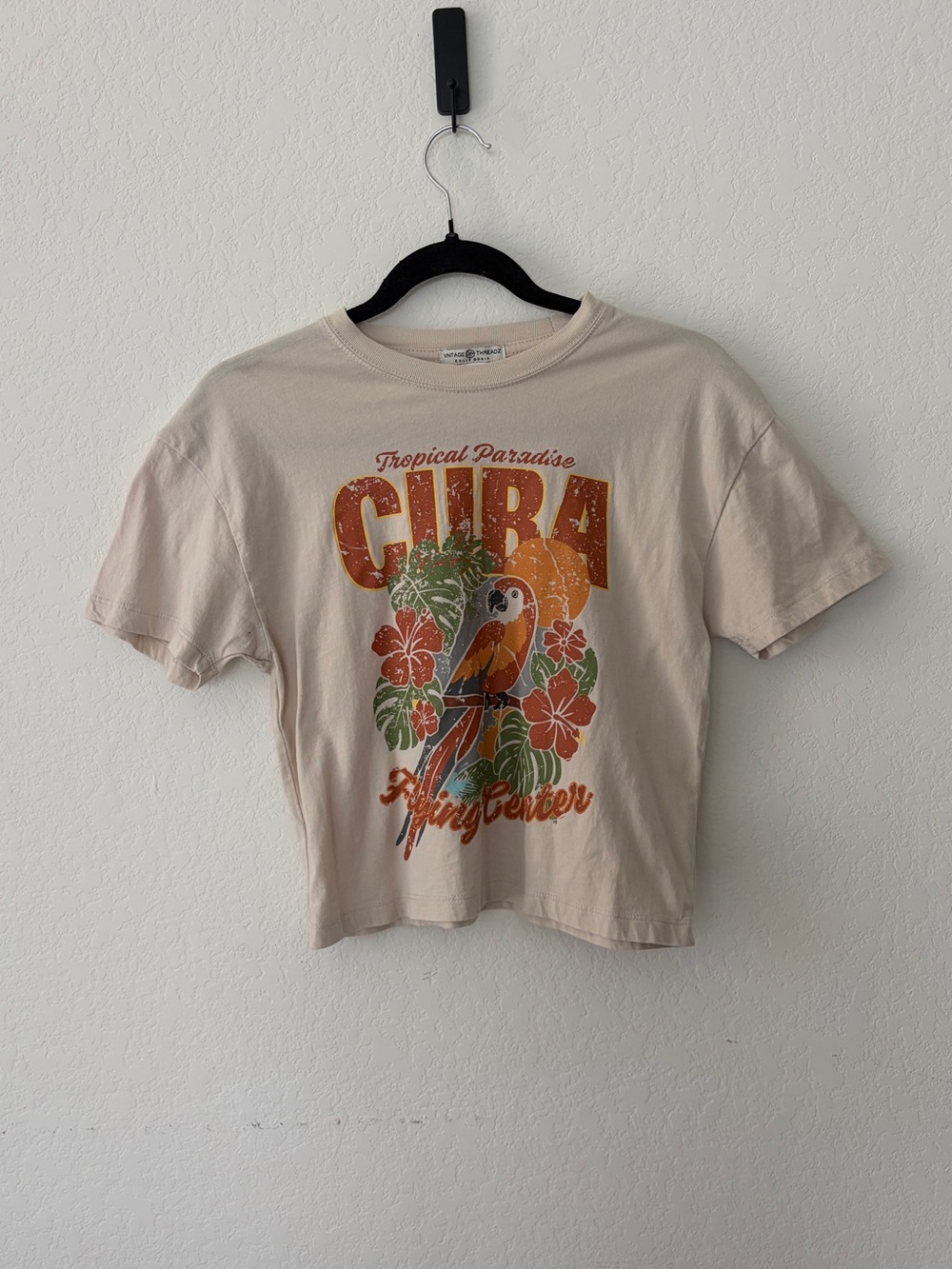 Vintage Threadz “Cuba Tropical Paradise” Parrot Graphic Tee • XS